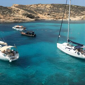 Veranstaltung: Private Boat Charter to Comino Blue Lagoon, 110 Ir-Rampa Ta' Xbiex in Malta