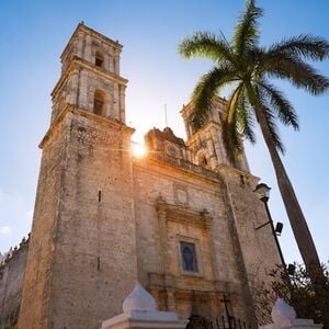 Veranstaltung: Chichén Itzá, Cenote y Valladolid: Visita guiada, Entrada, Comida + Traslado,  in Chichén Itzá