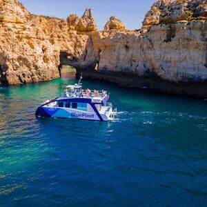 Veranstaltung: Grutas da Ponta da Piedade: passeio de cruzeiro costeiro de 2,5 horas saindo de Lagos, Lagos Day Cruises in Lagos