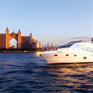 Veranstaltung: Yacht Trip Dubai : Book 56 ft Premium Yacht up to 21 people, Centaurus Charter: Luxury Yacht Rental Dubai Marina in Dubai