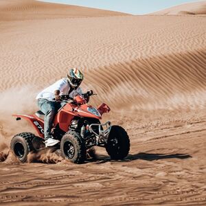 Veranstaltung: Dubai: Morning Dune-Bashing, Quad Bike, Sandboard & Camel Ride, Dubai Desert Safari in Dubai