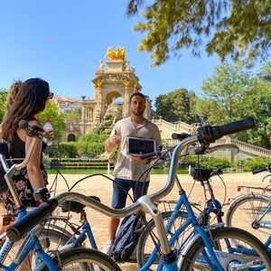 Veranstaltung: Barcelona: Excursión en Bicicleta en Grupo desde las Casas de Gaudí a la Barceloneta, Barcelona Walking Tours in Barcelona