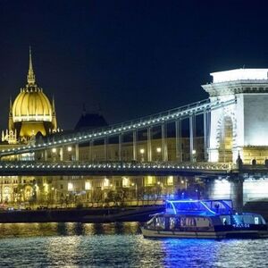 Veranstaltung: Budapest: Danube Cruise Wine & Dine with Live Piano Concert, Budapest in budapest