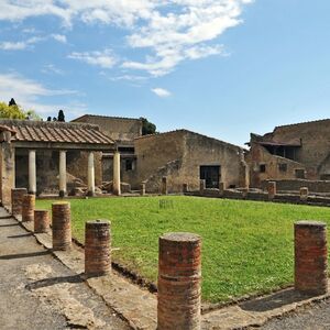 Veranstaltung: Vesuvio ed Ercolano: Biglietto Skip The Line + Viaggio di andata e ritorno da Napoli, Vesuvius Day Trips from Naples in Naples