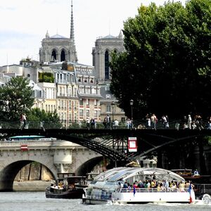 Veranstaltung: Batobus Paris : Bateau Hop-on Hop-off sur la Seine, Giverny Day trips from Paris in Paris