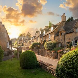 Veranstaltung: Cotswolds: Guided Day Tour from London + Lunch, Cotswold Tours from London in London