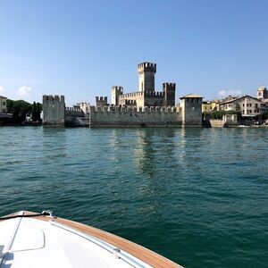 Veranstaltung: Lago di Garda: Tour Privato in Barca della Penisola da Sirmione, Lake Garda Activities in Sirmione