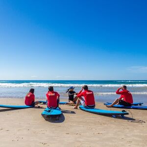 Veranstaltung: Two-Hour Surfing Lesson at Surfers Paradise, Go Ride A Wave Surfers Paradise in Surfers Paradise