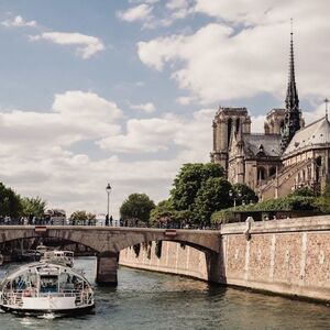 Veranstaltung: Île de la Cité, Sainte-Chapelle et Conciergerie : Visite guidée + Croisière sur la Seine, Sainte-chapelle in Paris