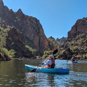 Veranstaltung: 2.5 Hours Guided Kayaking and Paddle Boarding on Saguaro Lake, 13020 N Bush Hwy in Phoenix