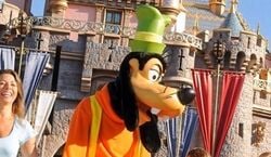Veranstaltung: Disneyland® California: 1-Day Park Hopper Ticket with Transport from Los Angeles, Disneyland California in Anaheim