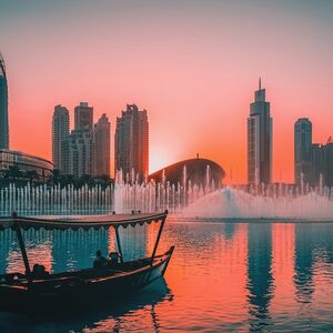 Veranstaltung: The Dubai Fountain Show and Lake Ride, The Dubai Fountain in Dubai