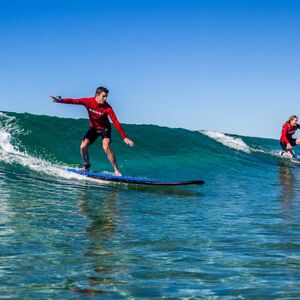 Veranstaltung: Two-Hour Surfing Lesson at Surfers Paradise, Go Ride A Wave Surfers Paradise in Surfers Paradise