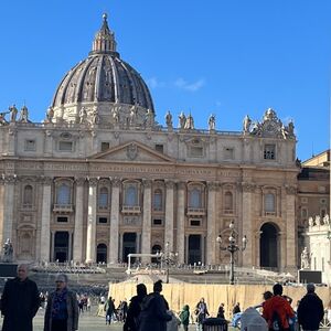 Veranstaltung: Basilica di San Pietro e Grotte: Tour guidato espresso, St. Peter's Basilica in Rome