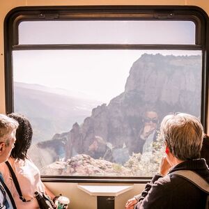 Veranstaltung: Montserrat y Bodegas: Tour ida y vuelta + Cata de vino con comida tradicional, Macizo de Montserrat in Barcelona