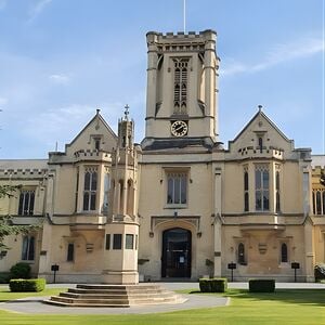 Veranstaltung: Discovering Cheltenham: A Self-Guided Audio Tour, The Wilson Art Gallery and Museum and The Wilson Kitchen arts café in Cheltenham