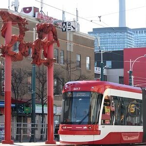 Veranstaltung: Walking Tour of Toronto's Kensington Market and Chinatown, Dundas St West at McCaul St in Toronto