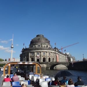 Veranstaltung: Berlin: 1-stündige Bootstour + Audio Guide, Colosseum Berlin in Berlin