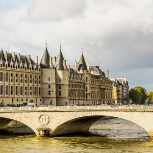 Veranstaltung: Île de la Cité, Sainte-Chapelle et Conciergerie : Visite guidée + Croisière sur la Seine, Sainte-chapelle in Paris
