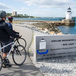 Veranstaltung: Portland Bicycle Tour with 5 Lighthouse Stops and XL Lobster Roll, Commercial St + India St in Portland