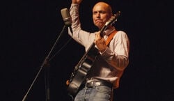 Event: Oliver Steller spricht und singt Gedichte für Kinder 5 - Nichts als Worte - Lieder, Gedichte und Zaubereien für Kinder ab 5 Jahren, Theater am Dom in Köln
