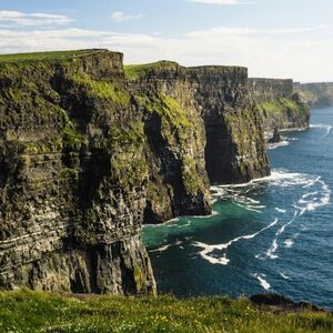 Veranstaltung: Cliffs of Moher, Doolin, Burren & Galway: Day Tour from Dublin, Cliffs of Moher Tours from Dublin in Dublin