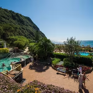 Veranstaltung: Ischia: Ingresso ai Giardini Termali Poseidon + Aliscafo + Trasferimento, Day Trips from Naples in Naples