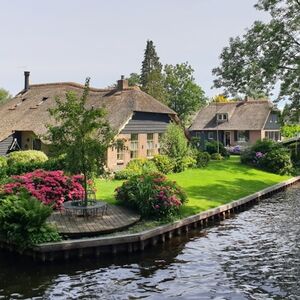 Veranstaltung: Zaanse Schans & Giethoorn: Guided Tour + Electric Boat Trip, Zaanse Schans Day Trips from Amsterdam in Amsterdam