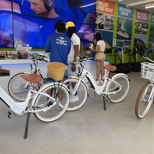 Veranstaltung: Electric Bike Tour in South Beach, 1401 Washington Ave in Miami Beach