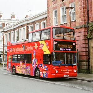 Veranstaltung: Hop-on Hop-off Bus Chester, St John the Baptist's Church in Chester