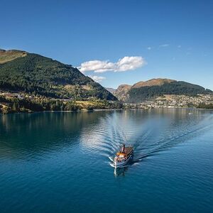 Veranstaltung: Half Day Walter Peak Horse Trek and Cruise from Queenstown, 110 Beach Street in Queenstown