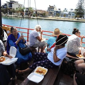 Veranstaltung: Mandurah's Pirate Ship: 1.5-Hour Scenic Lunch Cruise, Pirate Ship Mandurah in Mandurah