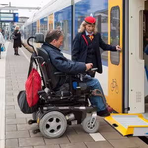 Veranstaltung: Amsterdam: Train Transfer To / From Schiphol Airport and Amsterdam, Dam Square in Amsterdam