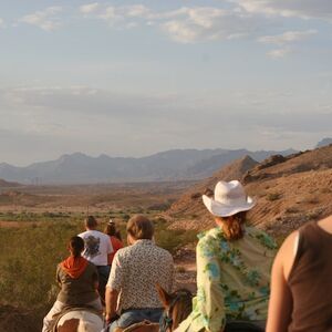 Veranstaltung: Wild Wild West Sunset Horseback Ride + Dinner, Moapa Private Ranch in Moapa