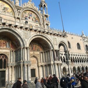 Veranstaltung: Esperienza a Venezia: Gita guidata di un giorno intero dal Lago di Garda, Lake Garda Day Trips in Sirmione