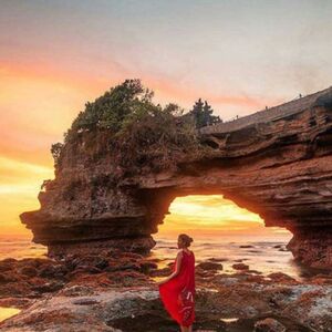 Veranstaltung: Bali: Tanah Lot & Uluwatu Temple Private Tour + Kecak Dance, Tanah Lot Temple in Bali