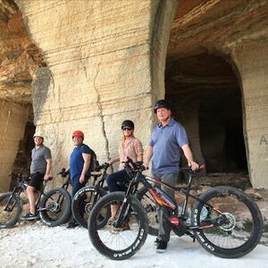 Veranstaltung: Vigneti della Valpolicella: Tour in e-bike con degustazione di vini, Valpolicella Wine Tours in Marano di Valpolicella