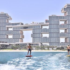 Veranstaltung: Duabi: Guided eFoil Experience, Sea Life Watersports Dubai in Dubai