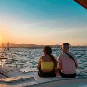 Veranstaltung: Barcelona: Crucero en Catamarán Premium de día o al atardecer, Barcelona Boat Trips in Barcelona