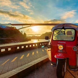 Veranstaltung: Porto: Passeio guiado de Tuk Tuk pela cidade + Visita à adega de vinho do Porto com degustações, Porto Walking Tours in Porto