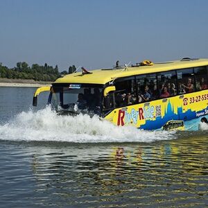 Veranstaltung: Budapest: RiverRide 50-Minute Floating Bus Experience, Budapest in budapest