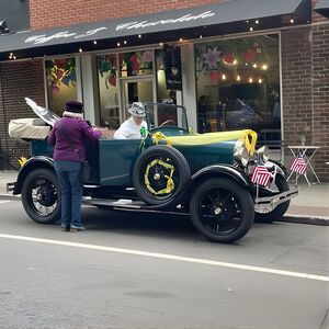 Veranstaltung: Downtown Knoxville Hidden Tour w/ Ice Cream, Coffee & Tennessee River Gems, Barley's Taproom and Pizzeria in Knoxville