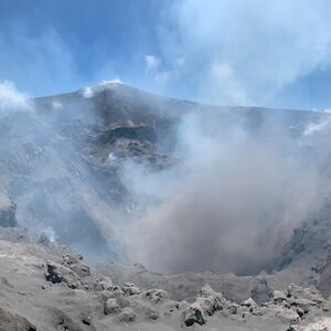 Veranstaltung: Escursione alla cima dell'Etna Nord in 4x4 + ritorno a piedi, Mount Etna in Nicolosi