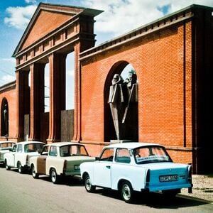 Veranstaltung: Memento Park: Guided Tour with Trabant Transport from Budapest, Memento Park in Budapest