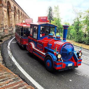 Veranstaltung: San Luca Express e degustazione locale, Bologna Food & Drink Tours in Bologna