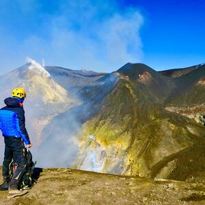 Veranstaltung: Escursione alla cima dell'Etna Nord in 4x4 + ritorno a piedi, Mount Etna in Nicolosi