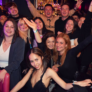 Veranstaltung: 1 Big Night Out - Weekday Pub Crawl, Coyote Ugly Saloon - Piccadilly in London