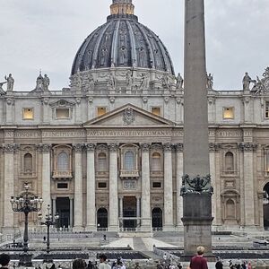 Veranstaltung: Basilica di San Pietro e Grotte: Tour guidato espresso, St. Peter's Basilica in Rome