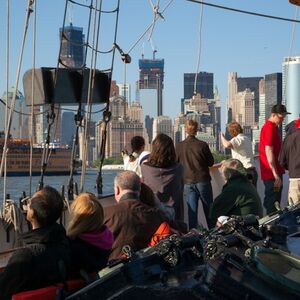 Veranstaltung: New York Harbor: Sailing by the Statue of Liberty, Circle Line Sightseeing Cruises in New York