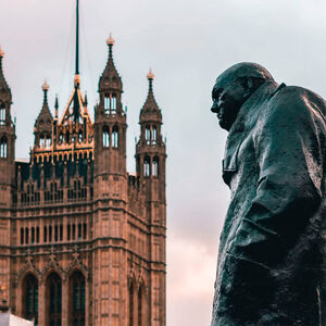 Veranstaltung: Top 10 people in British History: Churchill & Royals, Statue of Winston Churchill in London